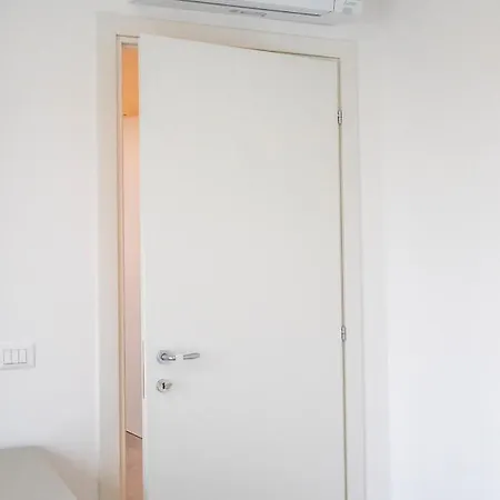 Apartment Se028 - Mondolfo, Bilocale Al Primo Piano Con Balcone E Aria Condizionata Mondolfo