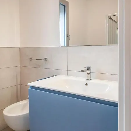 Se028 - Mondolfo, Bilocale Al Primo Piano Con Balcone E Aria Condizionata
